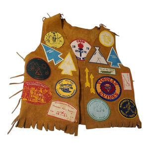 VINTAGE YMCA Indian Guides Vest Kids Suede Leather Fringe Lots of Patches 70s